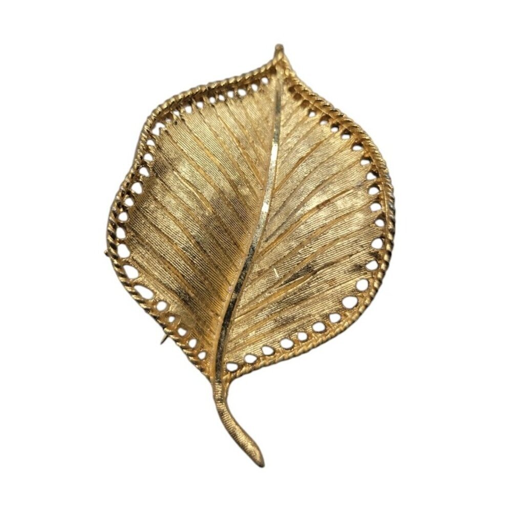 BSK Brooch Leaf Design Gold Plated Ribbed Etched Front Laced Edges Vintage